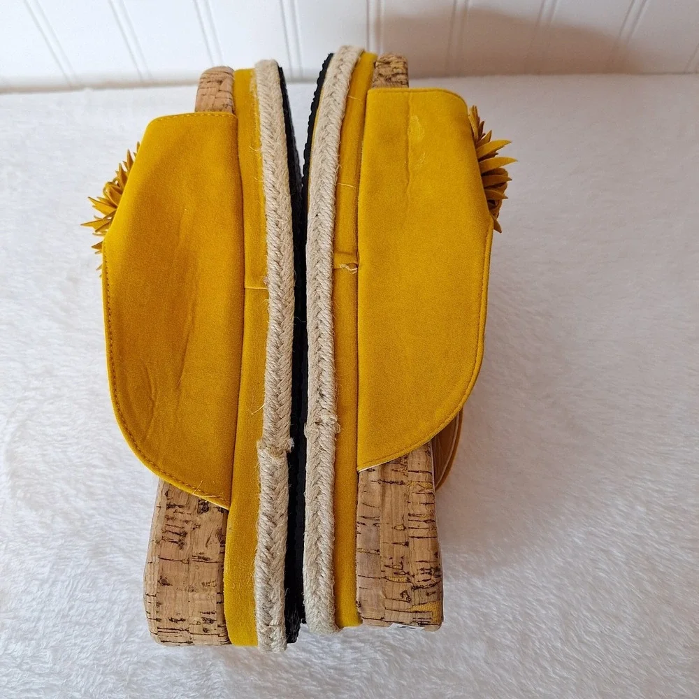 Womens Boutique Unbranded Slip On Espadrilles 42‎ US 11 Mustard Fringe Flower